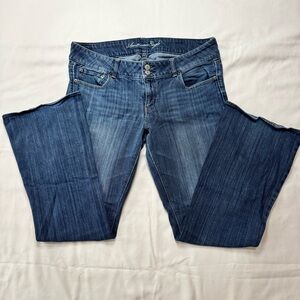 American Eagle Women's Blue Jeans